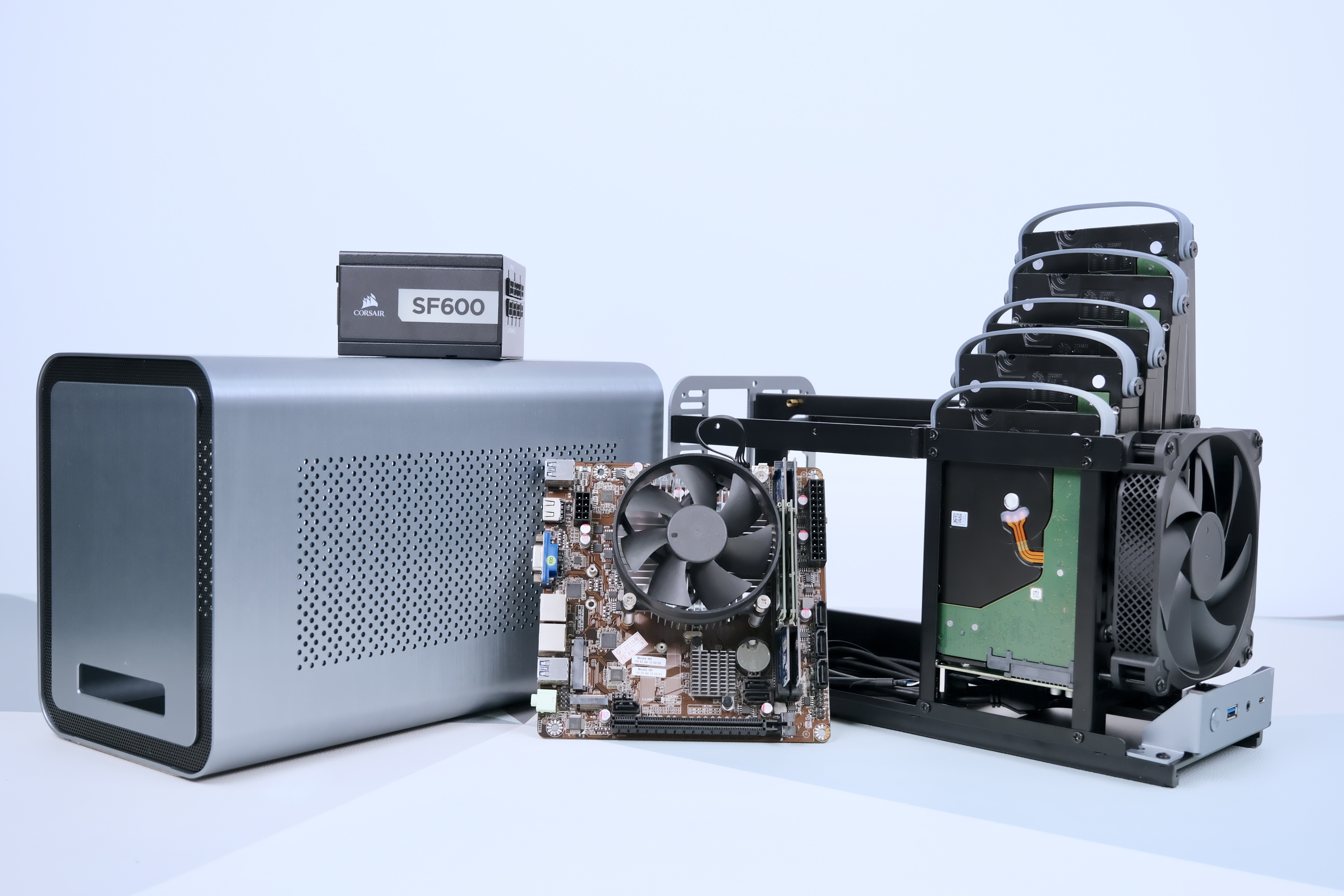 小姐姐的精致城堡!ITX极简风NAS装机纪实