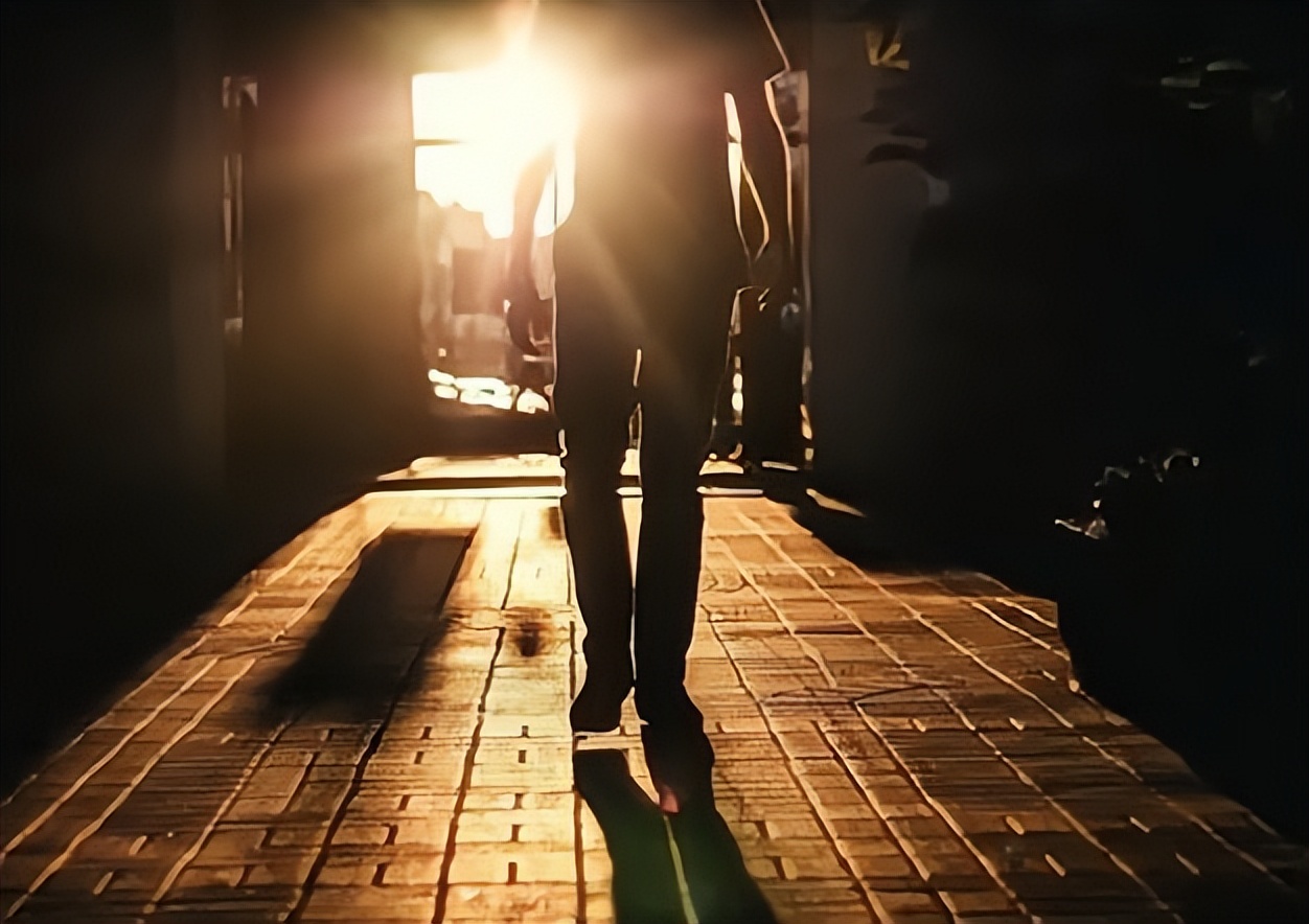 “异装癖”大喜哥：捡垃圾20年，只为还清18万欠款，爆火后怎样了