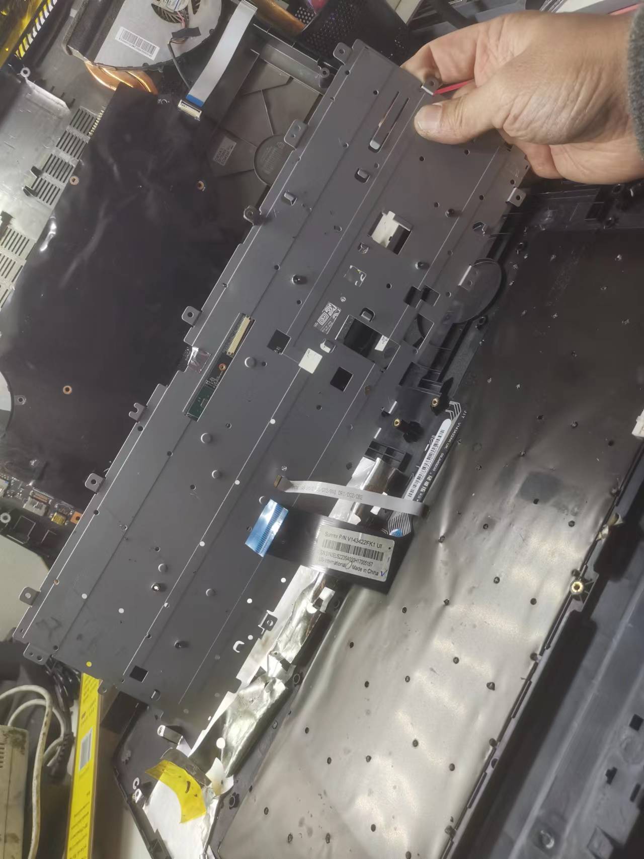 一体式笔记本键盘更换解析,笔记本电脑一体键盘怎么更换