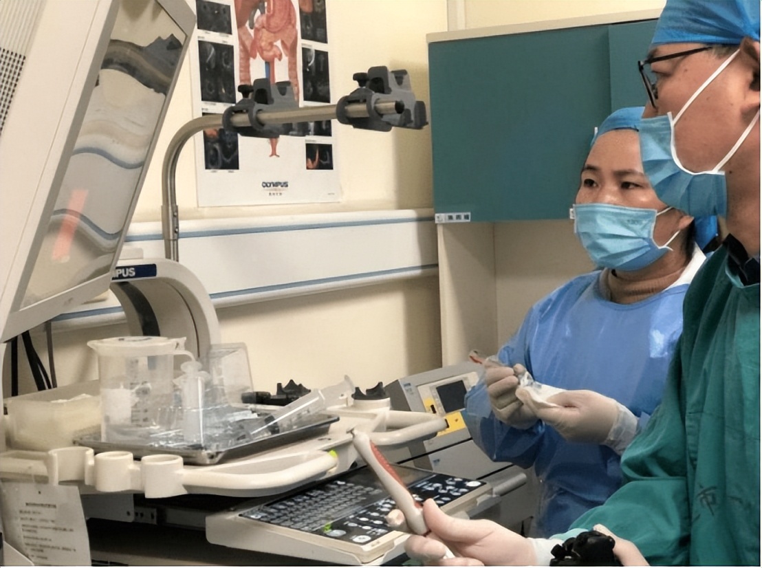 急性胆囊炎发作的原因有哪些,急性胆囊炎的症状及治疗都有哪些