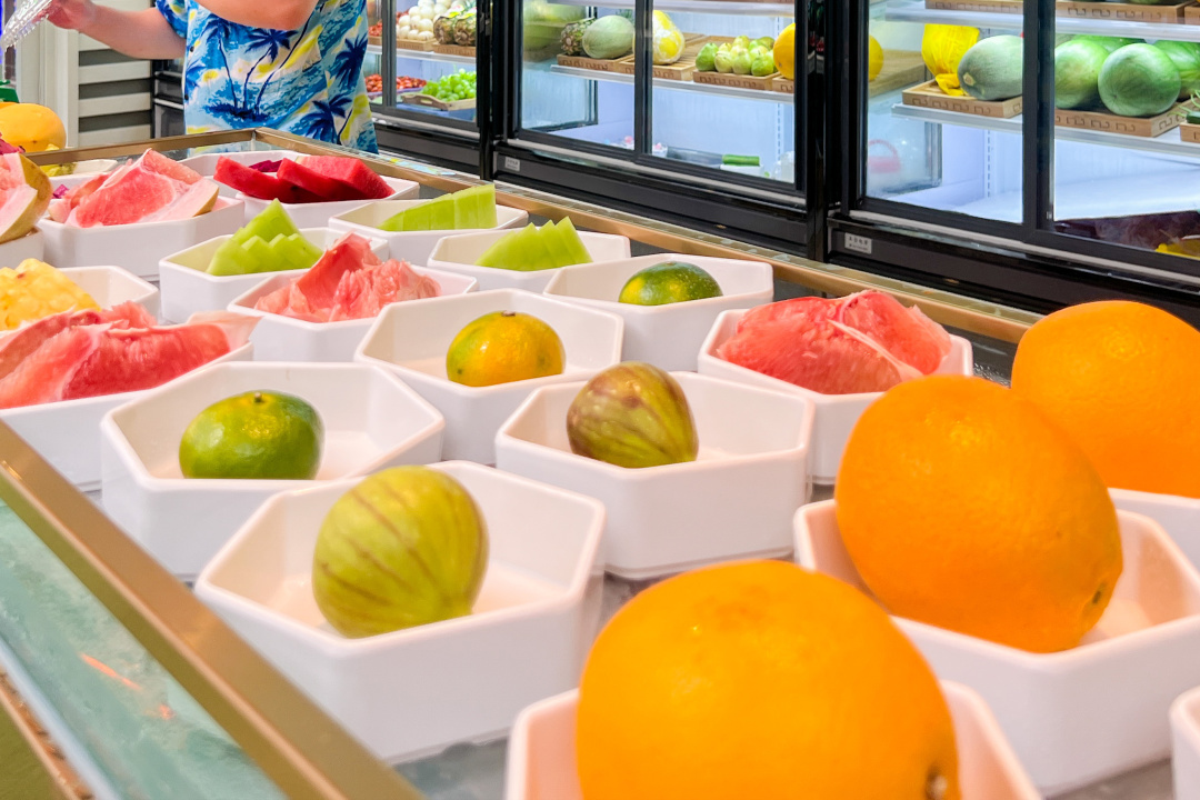 银河温泉双人水果温泉,泡汤泉免费吃水果