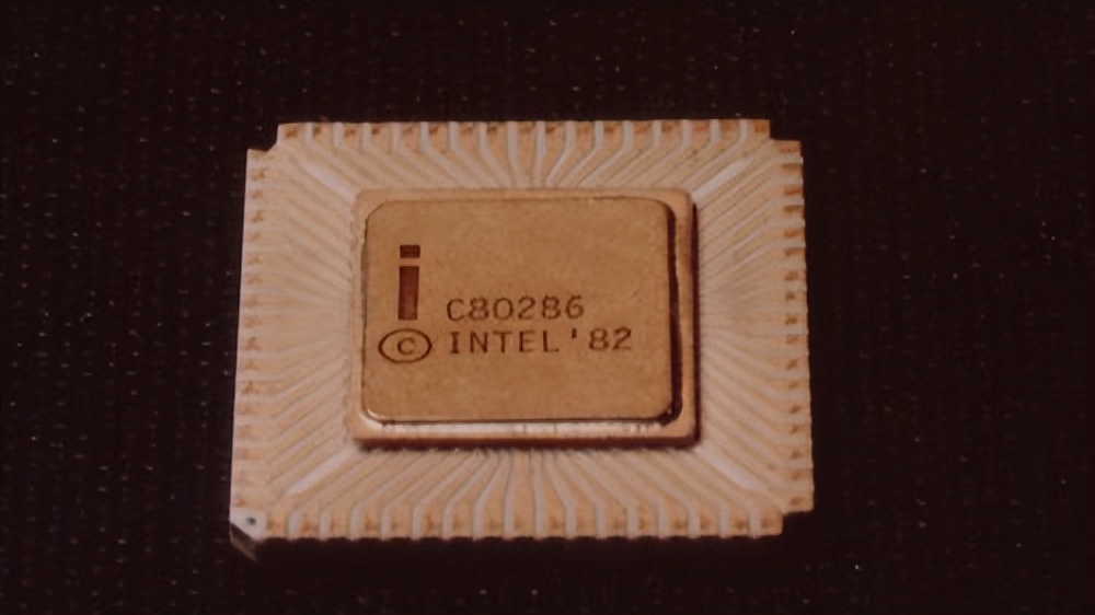 cpu英特尔和amd对比,cpu英特尔和amd到底谁强