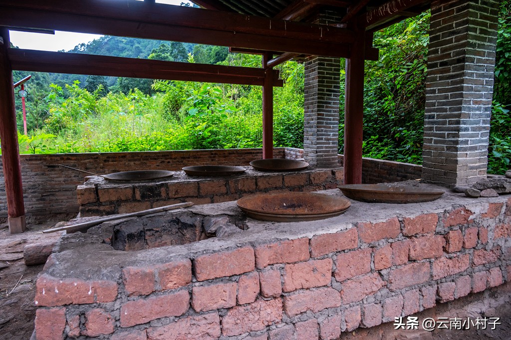 云南古盐井在哪里,诺邓盐井产于哪个地层