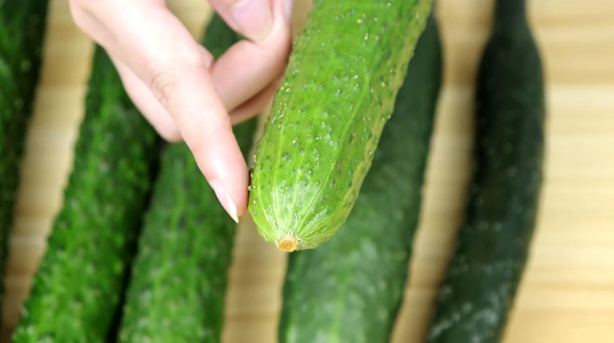 如何辨别黄瓜是否打了激素,水果黄瓜怎么辨认激素黄瓜