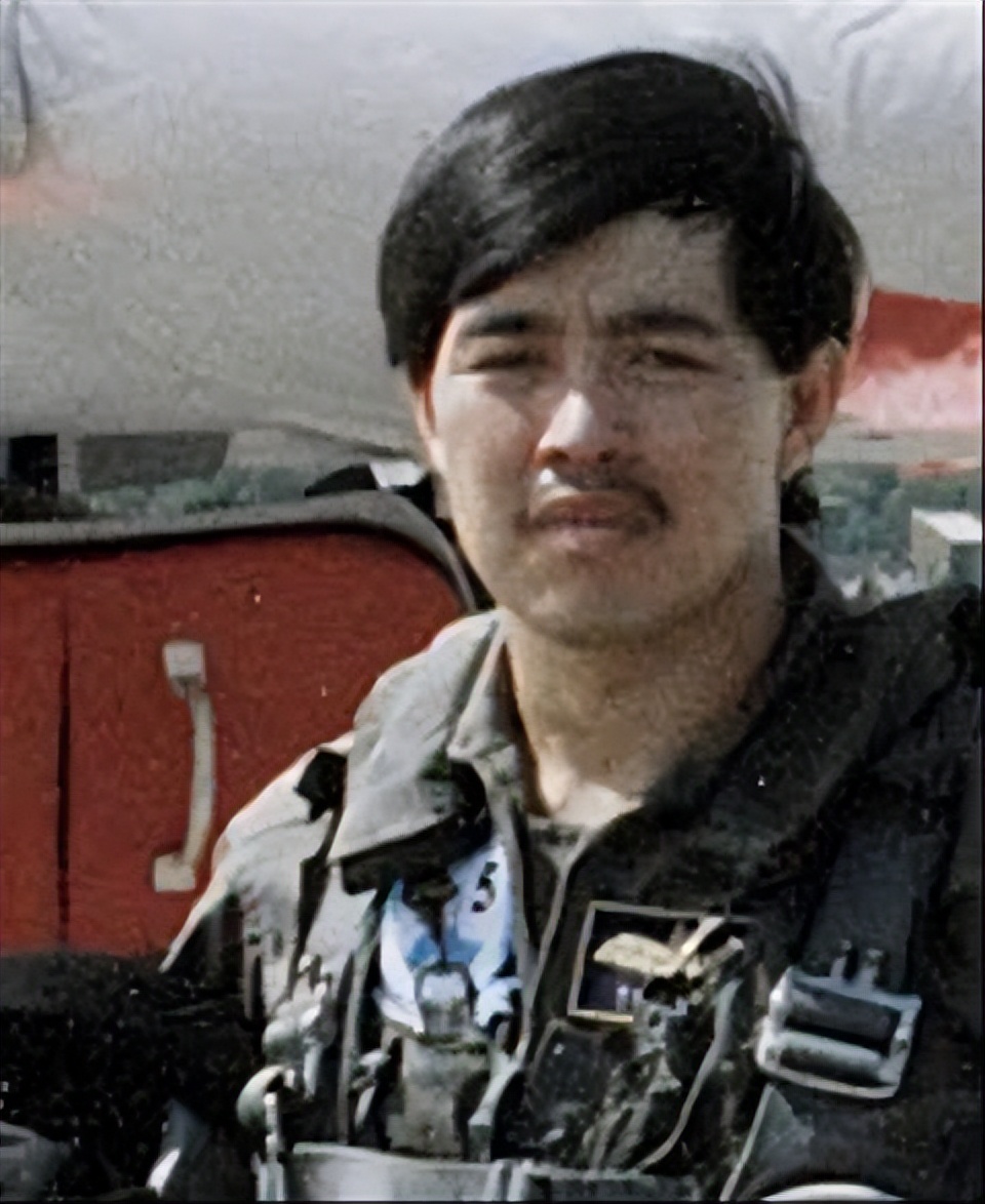 1997年炒股亏损120万美元，机长驾驶飞机带104人自杀