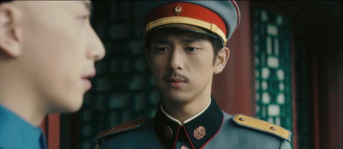 一口气放完全集，当晚霸占飙升榜宝座，国产新剧连刷12集收不住