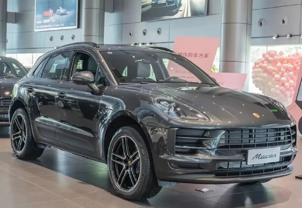 全铝车身进口捷豹f-pace优惠10万,全系优惠30万的车