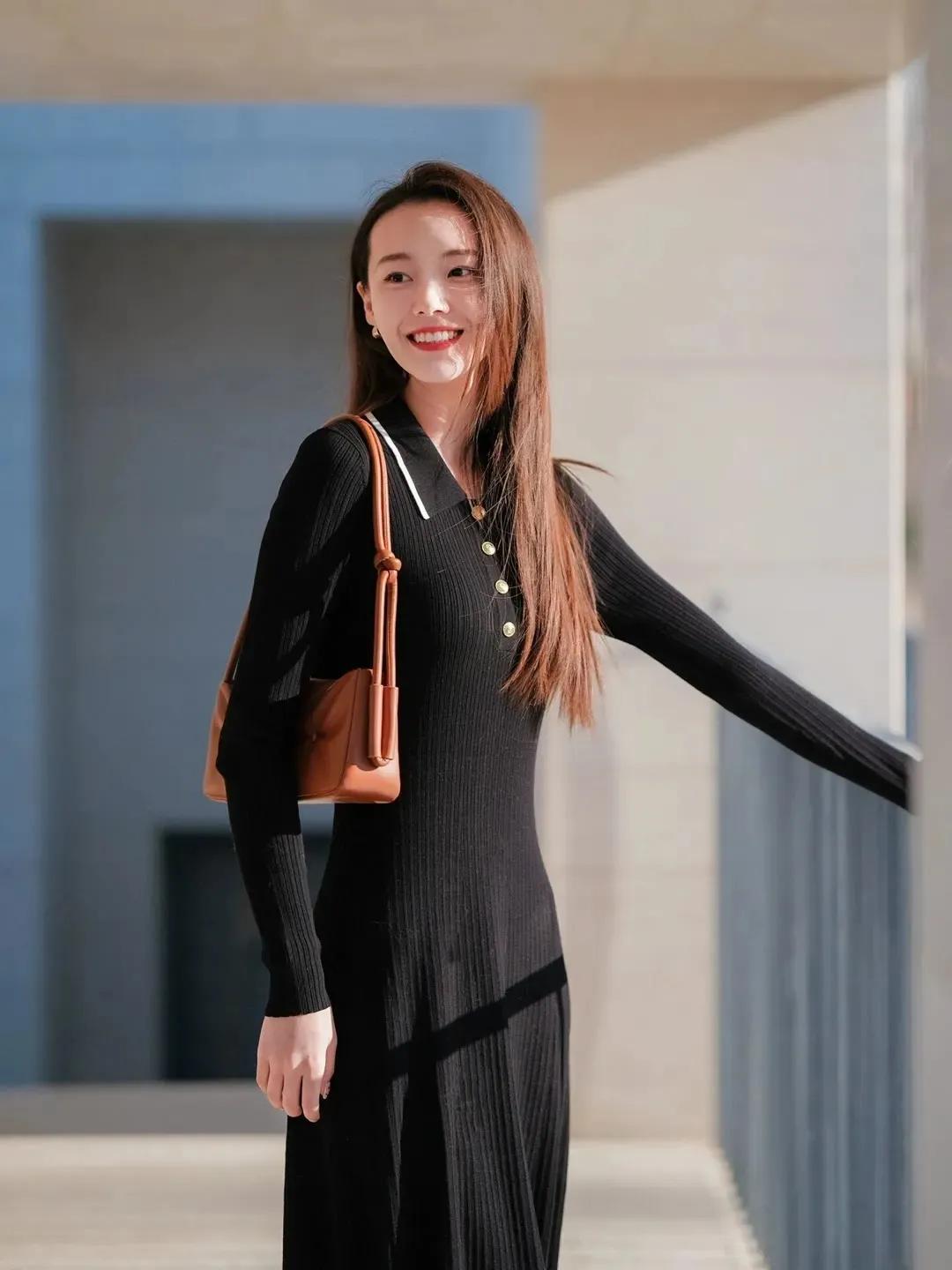 黑色衣服又简约又好看,黑色衣服显庄重而不失优雅