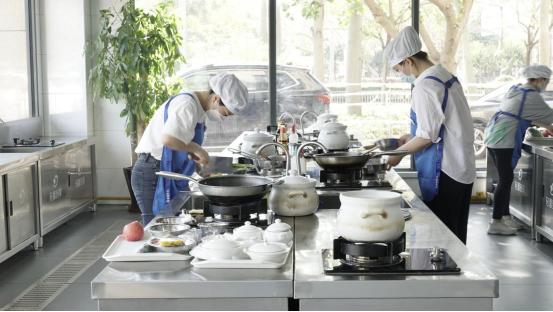 轻喜到家学月嫂学费多少钱,轻喜到家月嫂怎么样