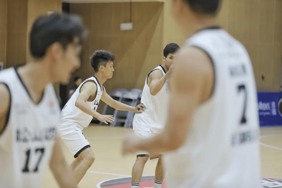 盘点cba历史十大中锋,cba总决赛姚明51分21篮板