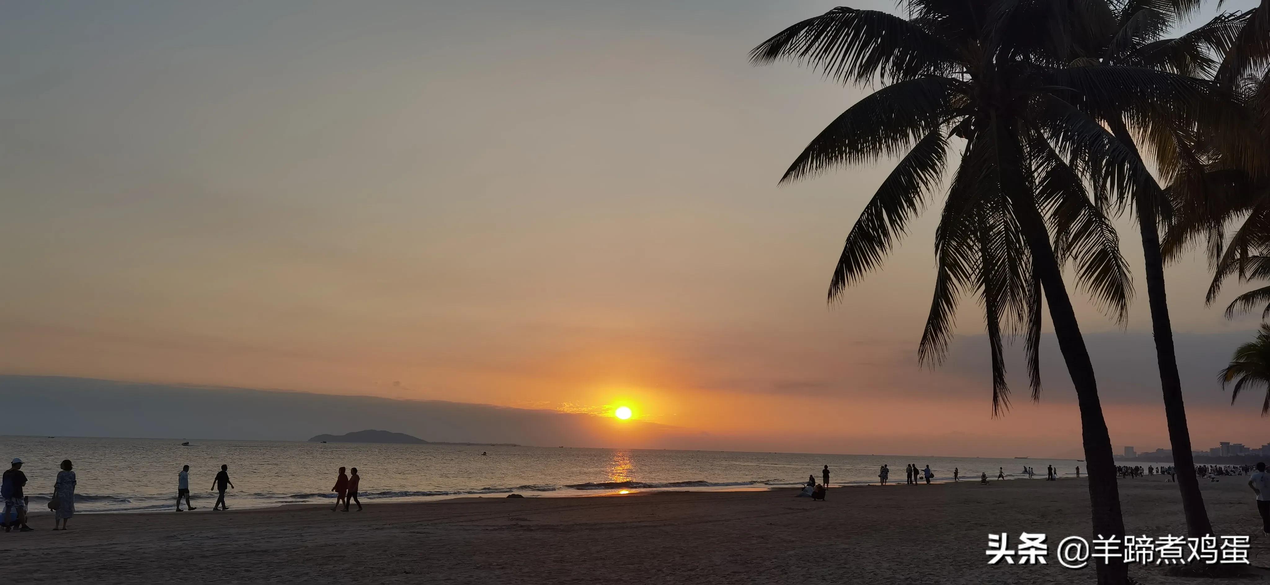 三亚椰梦长廊日落绝美,三亚湾椰梦长廊看夕阳最佳观赏点