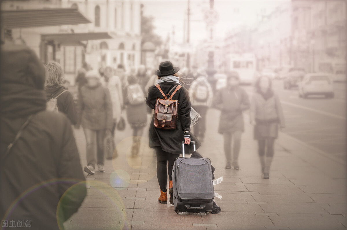 孤独者大致解读,孤独者要警惕内心泛滥的情感