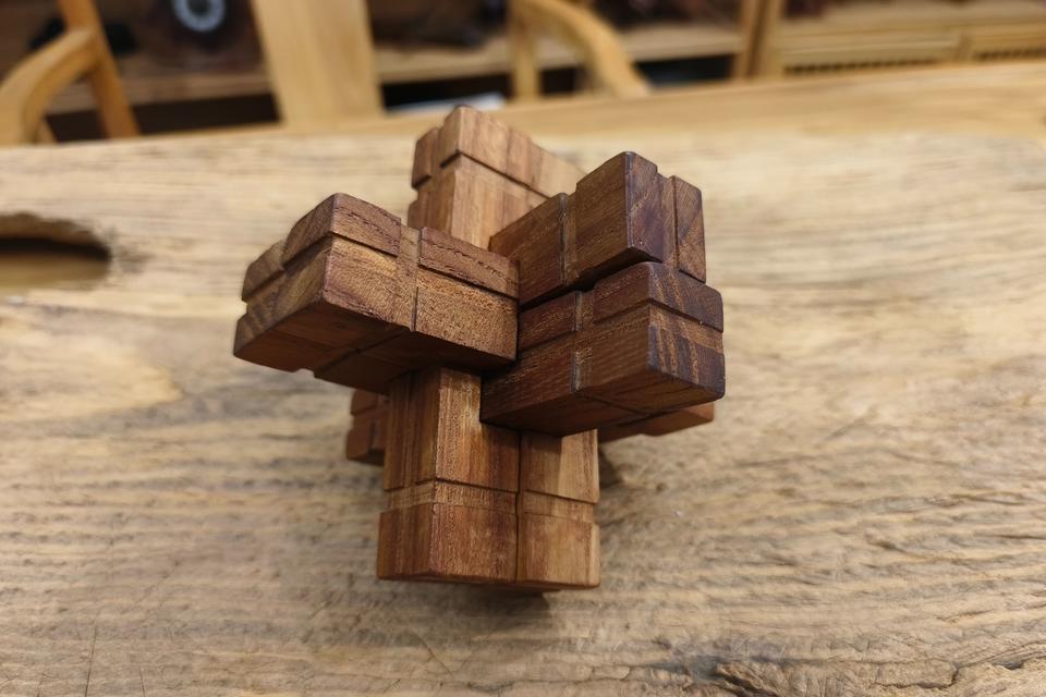 金字塔解密鲁班锁,鲁班锁作为国礼