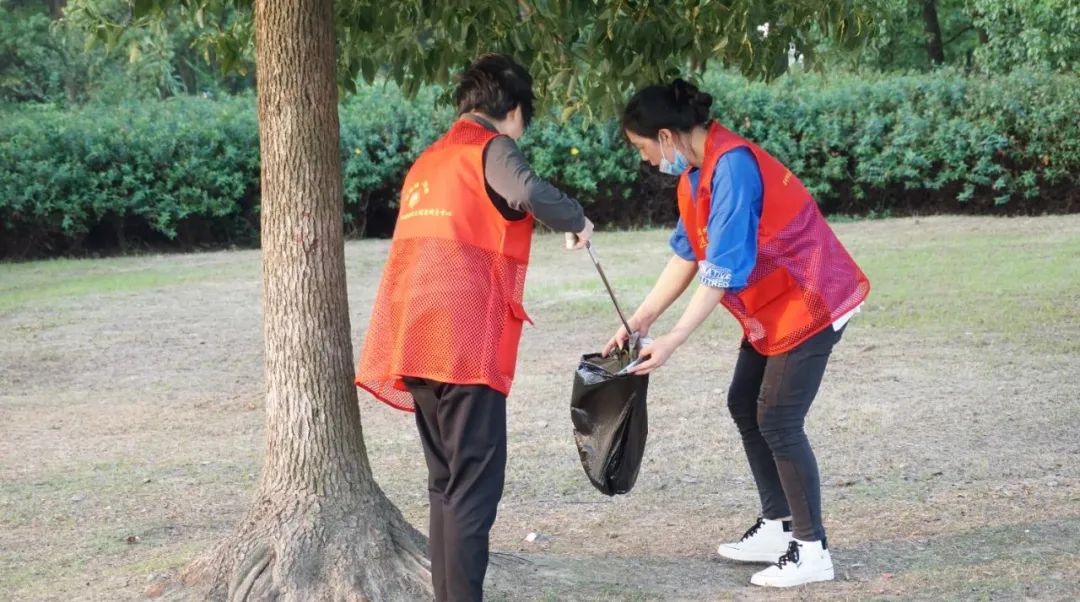 永旺永乐学雷锋志愿服务队荣获“2022年度苏州市十佳团队”称号!