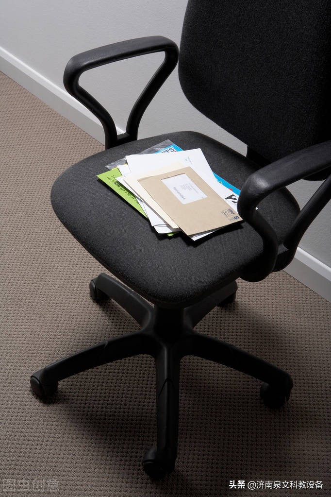 泉文科教：企业如何选购办公椅，办公家具的选择
