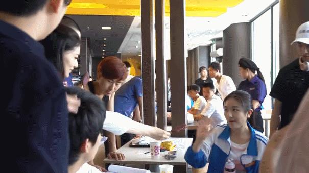 张新成李兰迪泰国正面照,李兰迪张新成泰国同游