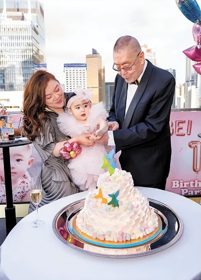 国宝级钢琴家刘诗昆现任老婆,钢琴家刘诗昆最近婚姻状况