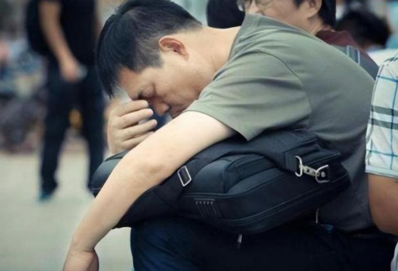 厦大教授谈鼓励生育网友的反应,厦大教授讲不生孩子要受罚