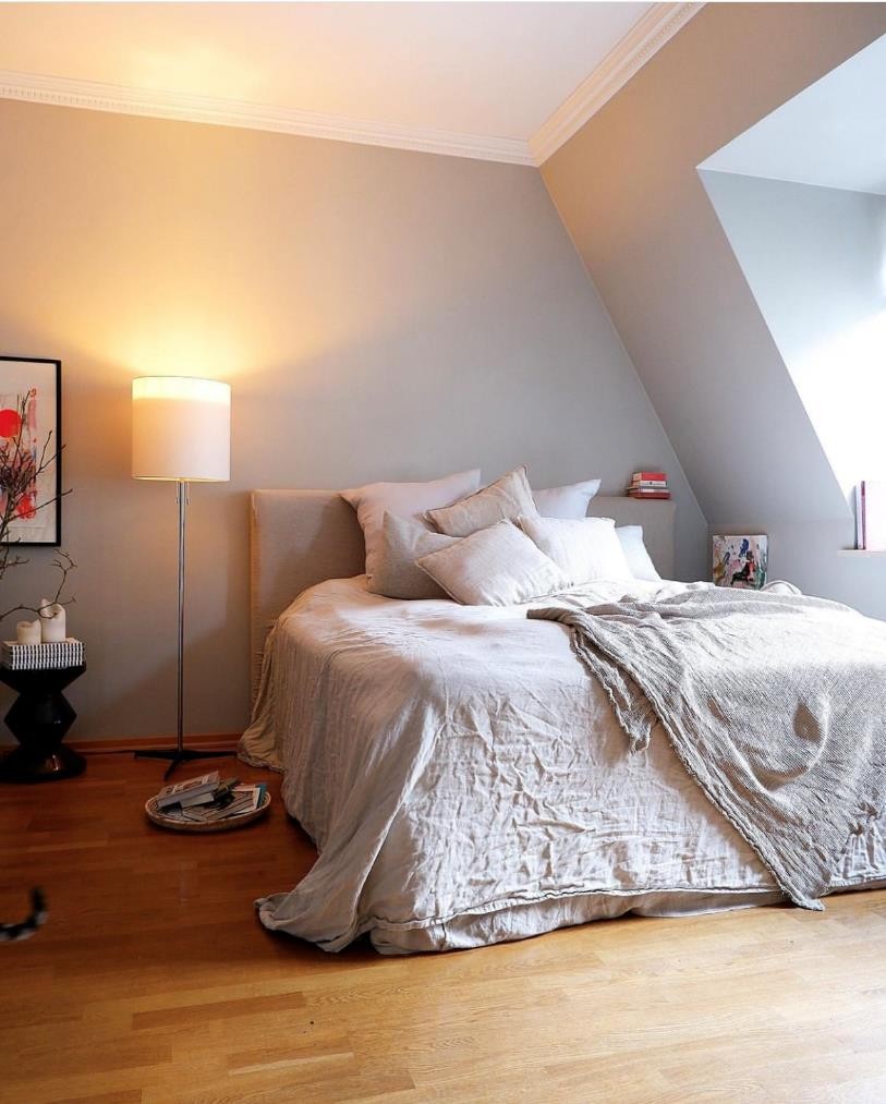 32岁德国牙医的家，整屋干净整洁且温暖，喜欢花和猫的生活很精致