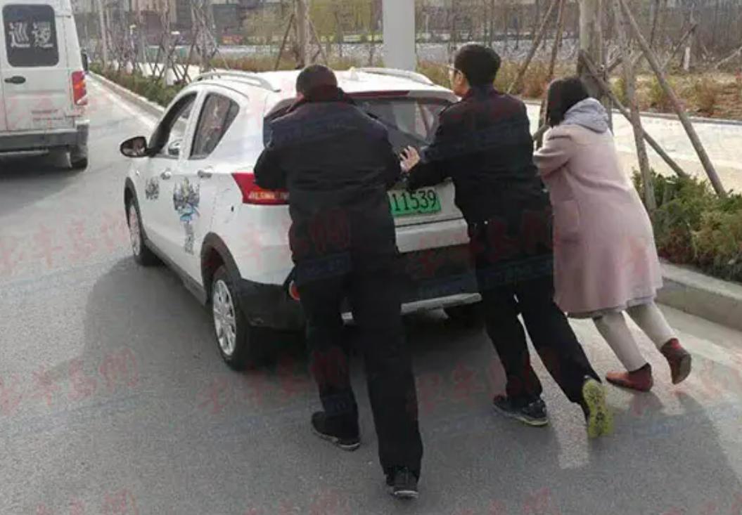 寒冬撕掉了新能源汽车的遮羞布,撕下新能源车的遮羞布