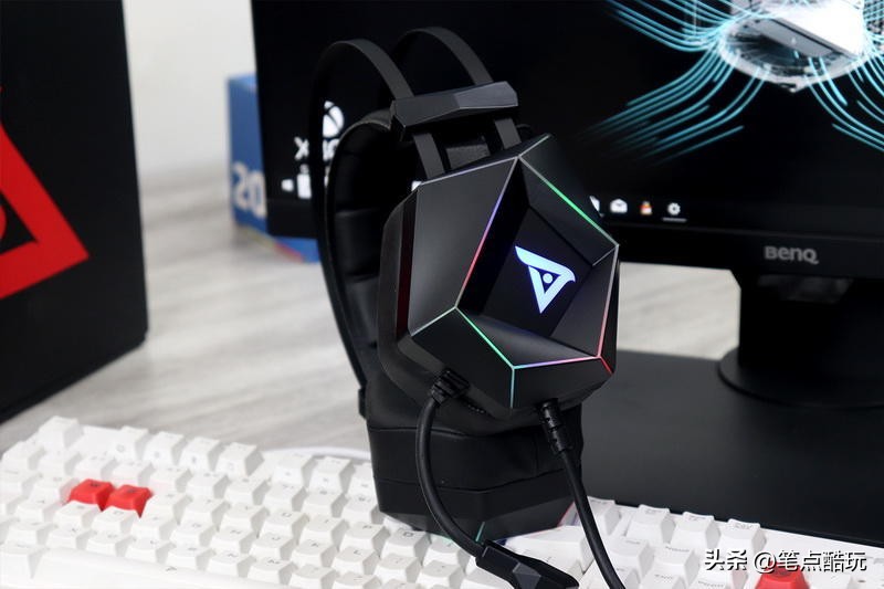 什么游戏头戴式耳机最有性价比,2022打游戏性价比高的手机