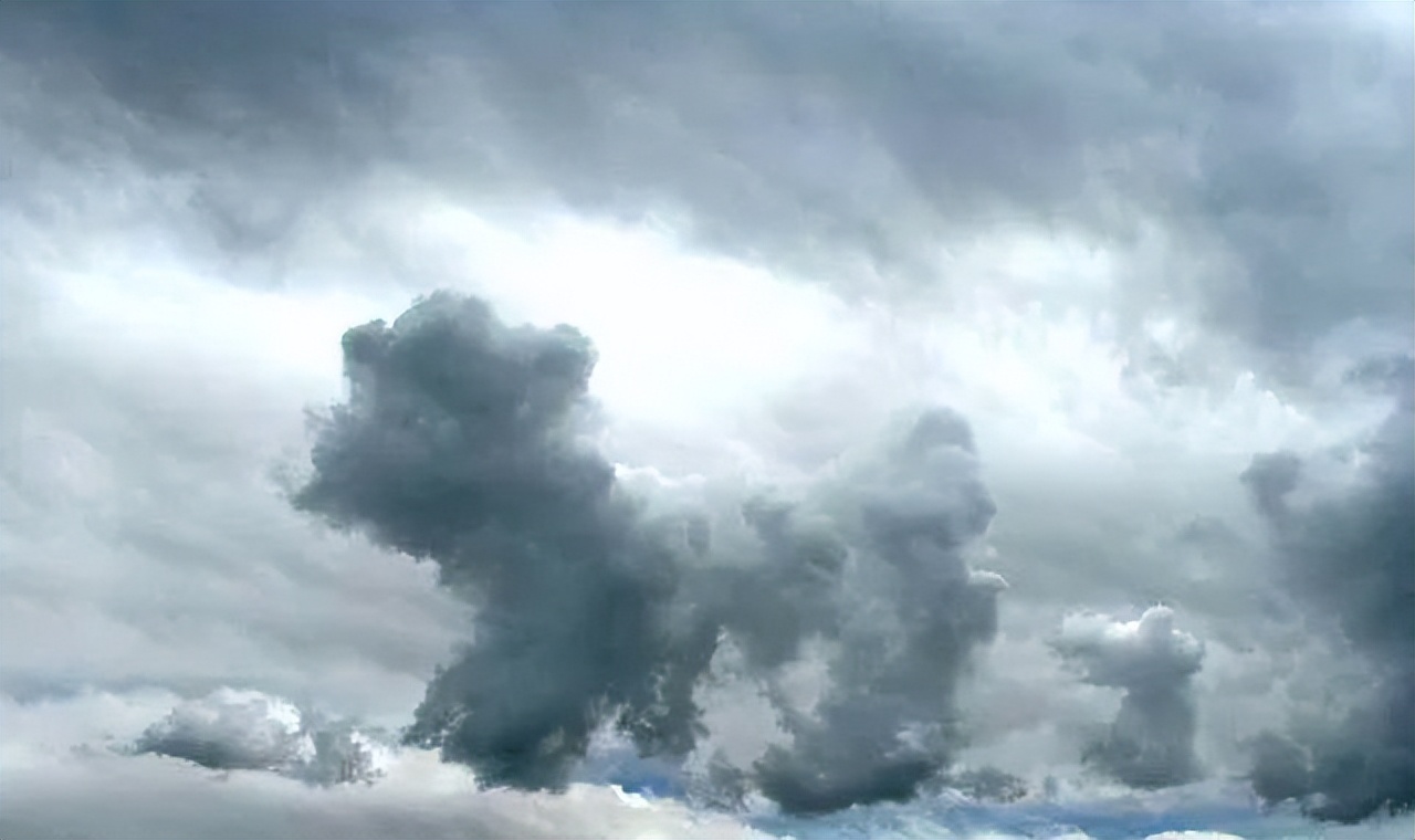 姣忔棩璇昏瘲璇嶉鑺变护,涓嶇晱娴簯閬湜鐪煎彧缂樿韩鍦ㄦ诞浜戜笂