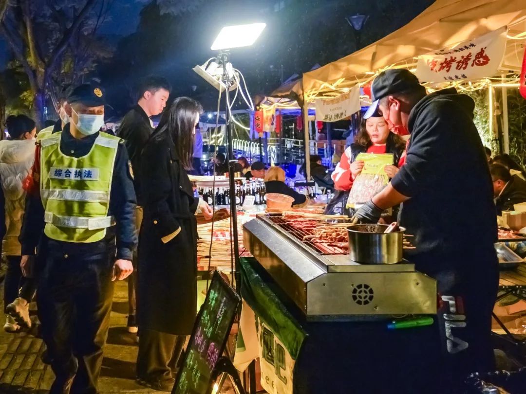 三色路夜市焕新归来,彰显国际范三色路夜市焕新归来
