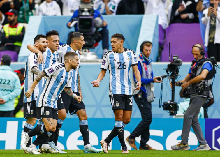 迪马利亚梅西最后时刻仍想出战,梅西与迪马利亚从三连亚到三连冠