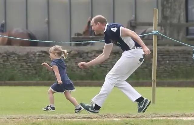 安妮的孙辈,安妮的孙女