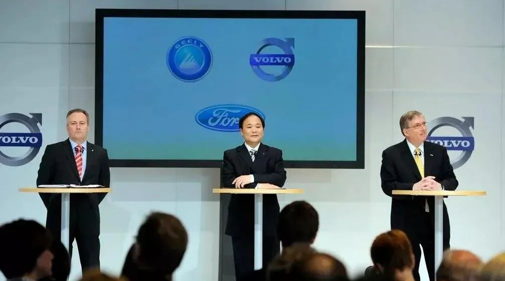 一年狂赚3300亿，恐怖的李书福