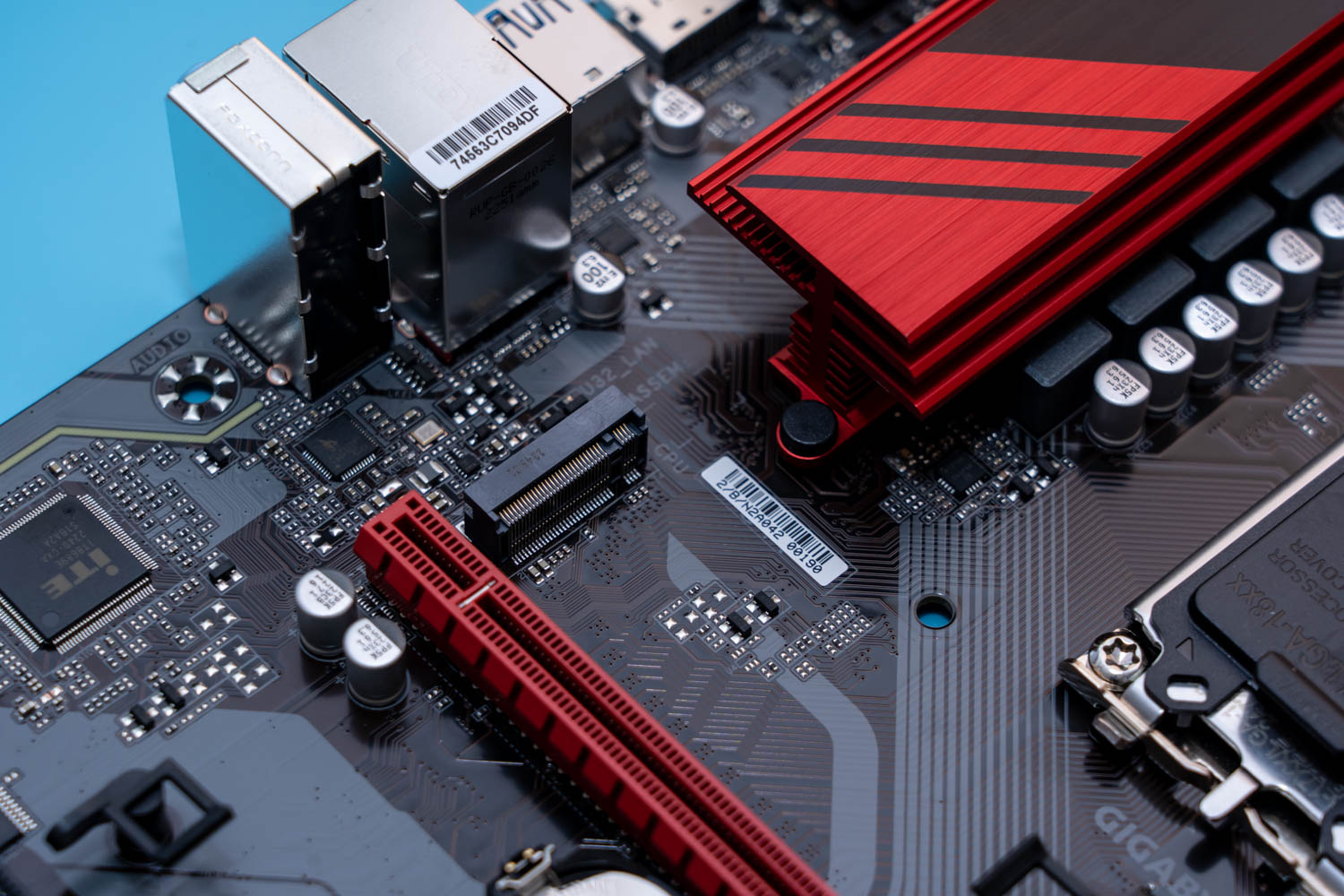 技嘉b760m魔鹰wifi,技嘉b760m魔鹰wifi版几项供电