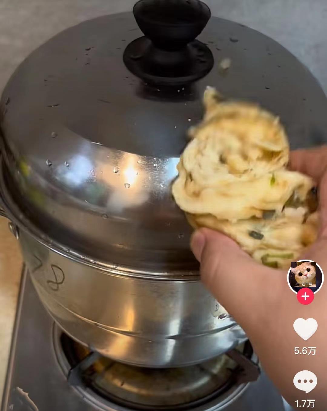 带父母海南过年花20万，婆婆坚持带走垃圾斗，司机：我退600给你