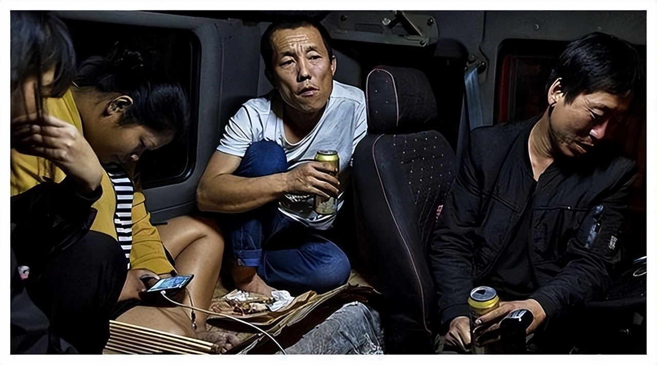 90后卡车夫妻记录卡车生活,1700万卡车夫妻的真实生活