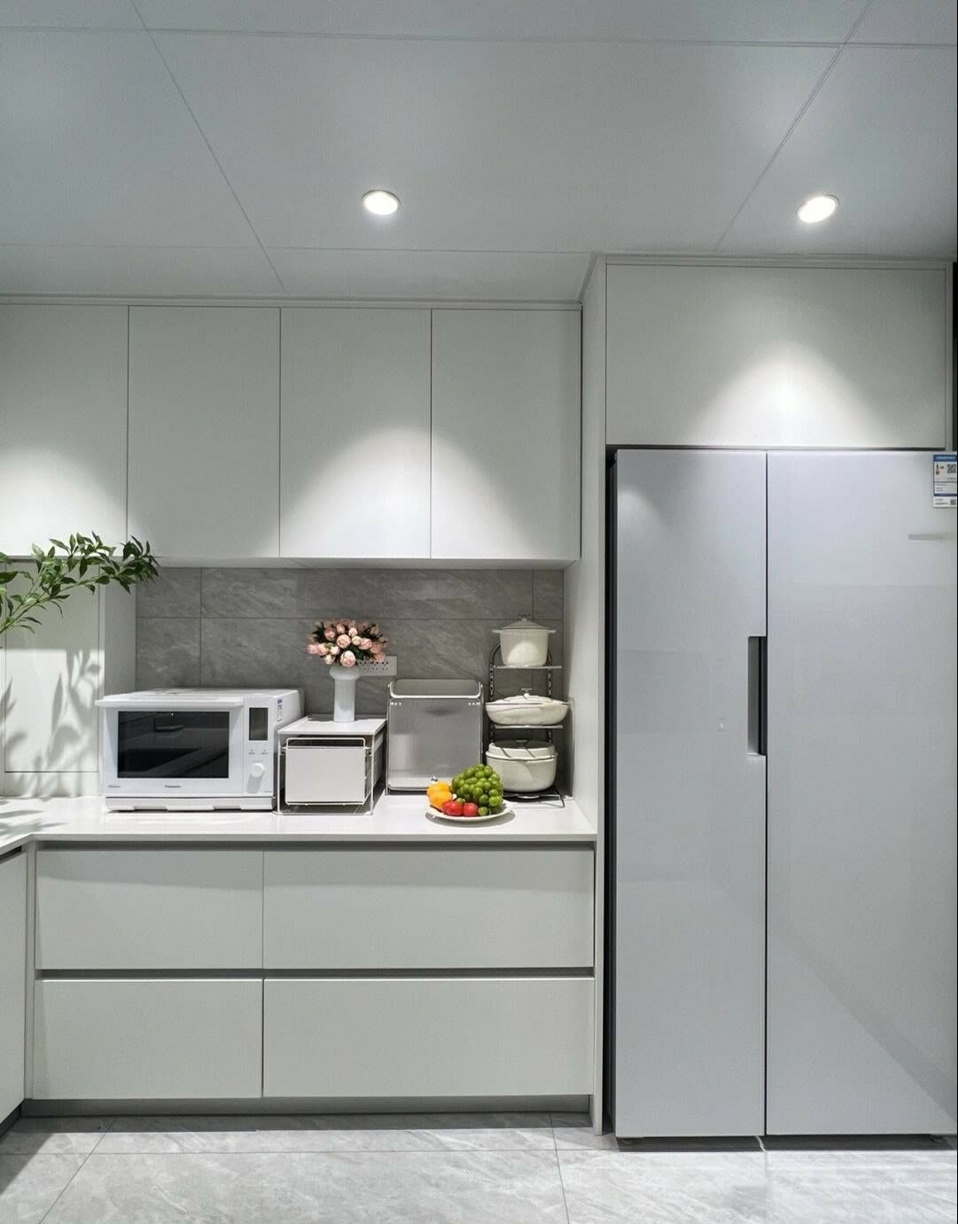 现代轻奢无主灯装修风格102平米,125平轻奢风格黑白灰装修效果图