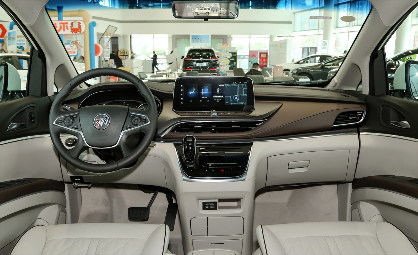 大众威然pk别克gl8谁更能装,大众威然和别克gl8谁更安全