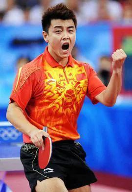 马龙夺冠时张继科和许昕的反应,中国乒乓球马龙和许昕谁强