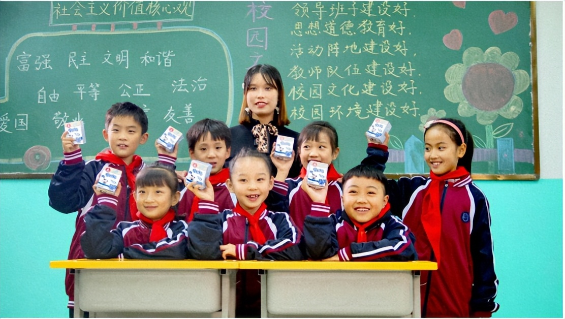 2024年希望工程蒙牛少年足球公益,蒙牛赞助青少年足球比赛