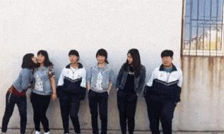 女朋友平胸我该怎么安慰,女朋友平胸该怎么安慰