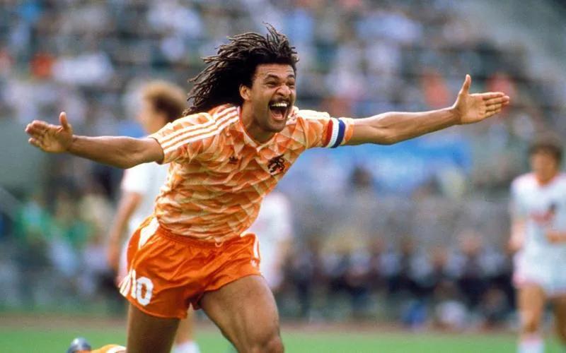 荷兰三剑客ac米兰队长,荷兰三剑客时代米兰夺几次欧冠