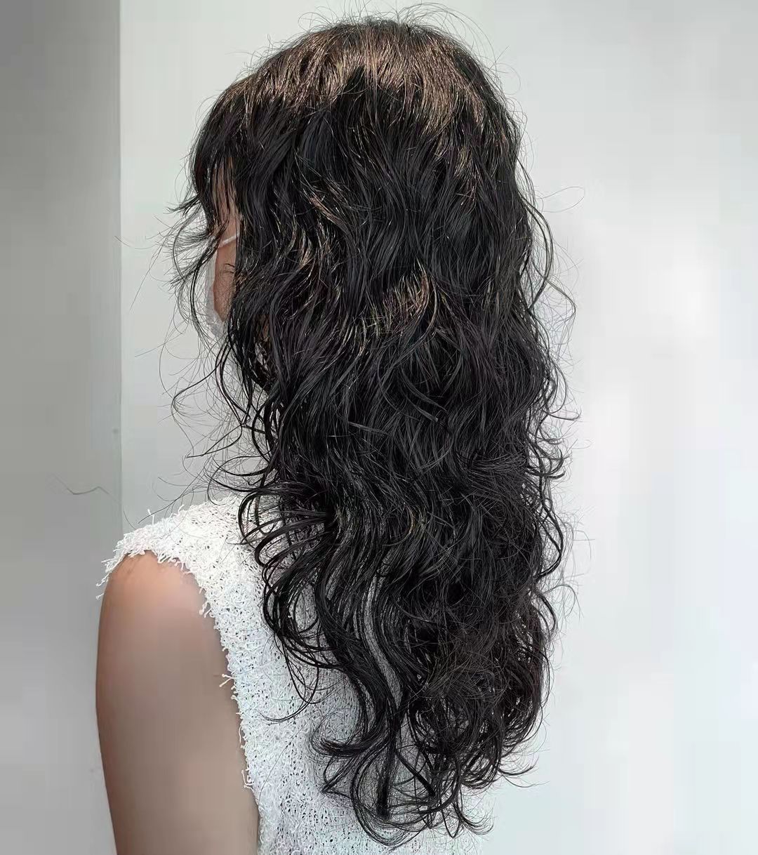 头发烫得太卷了怎样可以自然一点,头发烫太卷了显老怎么补救