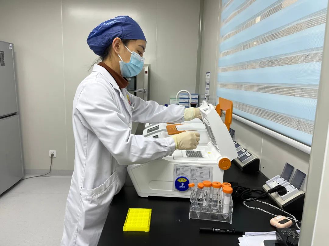 六盘水市妇幼保健院在全市率先开展孕妇外周血胎儿游离DNA产前检测（无创DNA）和地中海贫血基因检测技术