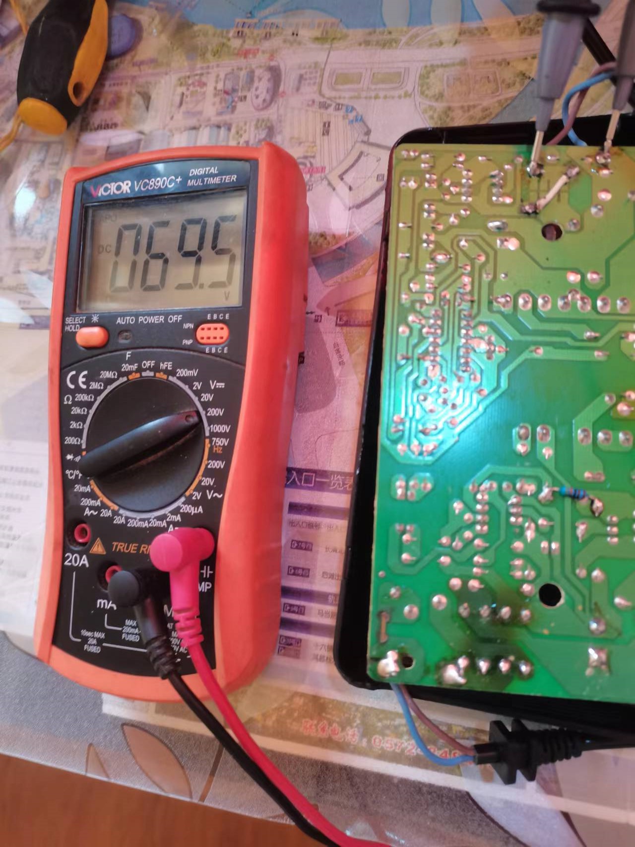 充电器红灯一闪一闪修复电池,电瓶车充电器亮绿灯不充电咋修复