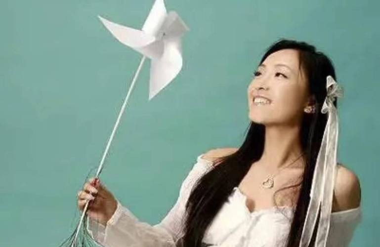 白静嫁入豪门后仅2年被丈夫刺死,白静悲惨的婚姻