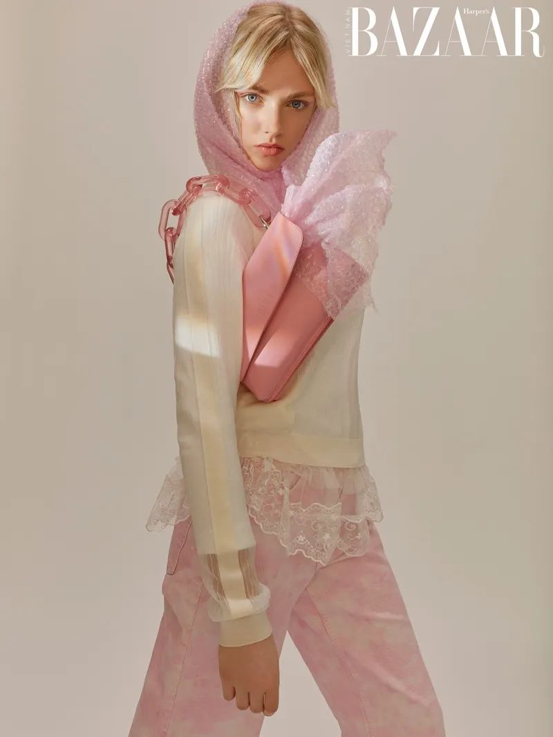 粉色搭配的高级穿法,粉色大衣穿搭高级感