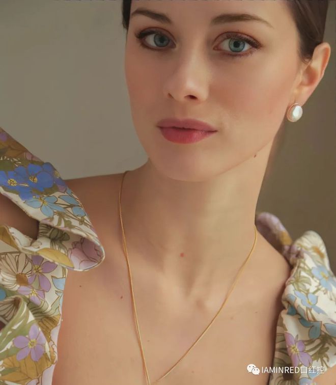 6支灰粉色口红都非常美，哪一款是你的菜？