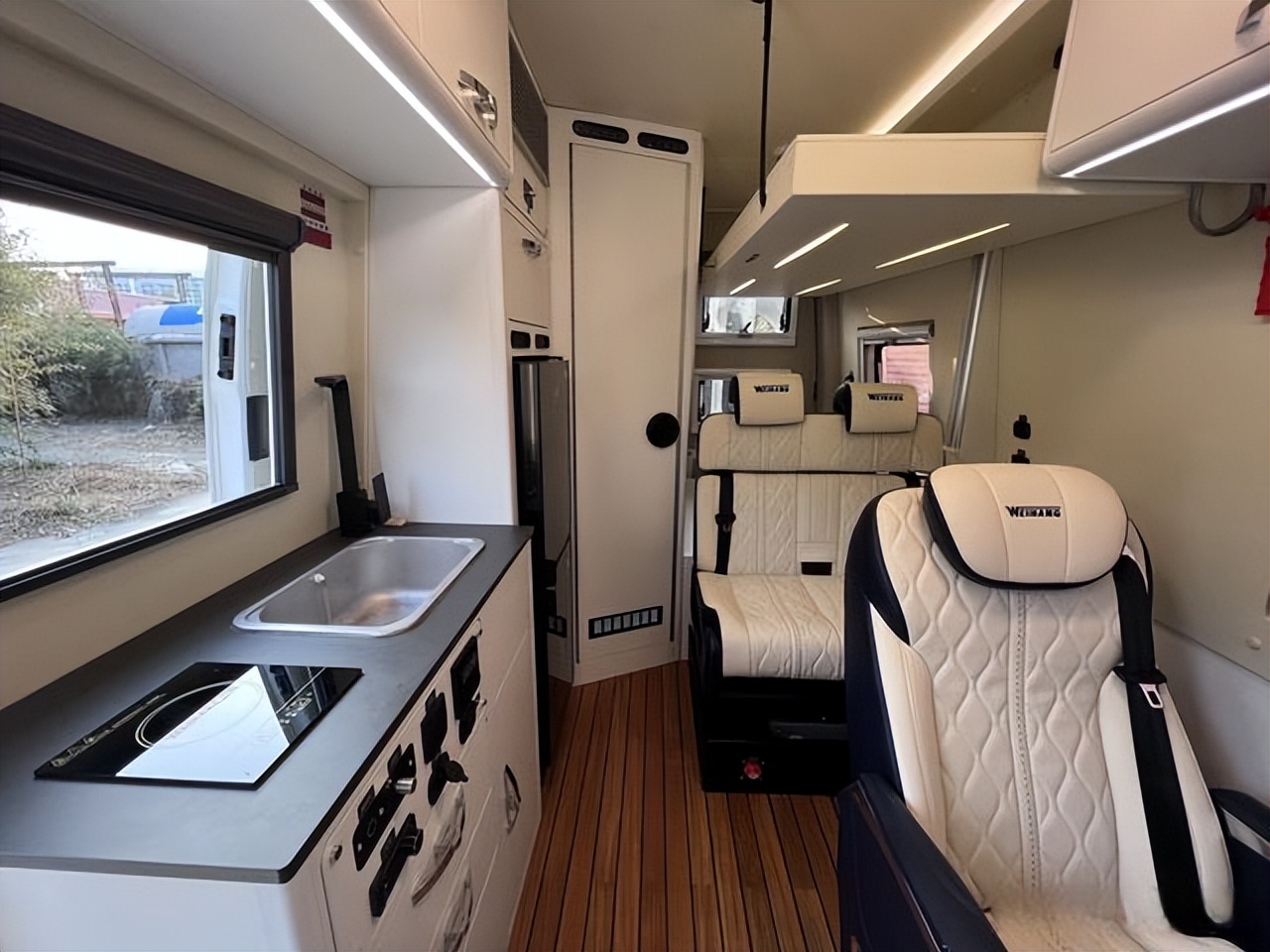 卫航v570房车价目表,卫航v570房车纵床