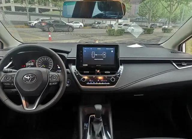 轩逸和卡罗拉哪个更强,轩逸和卡罗拉哪个更有价值感