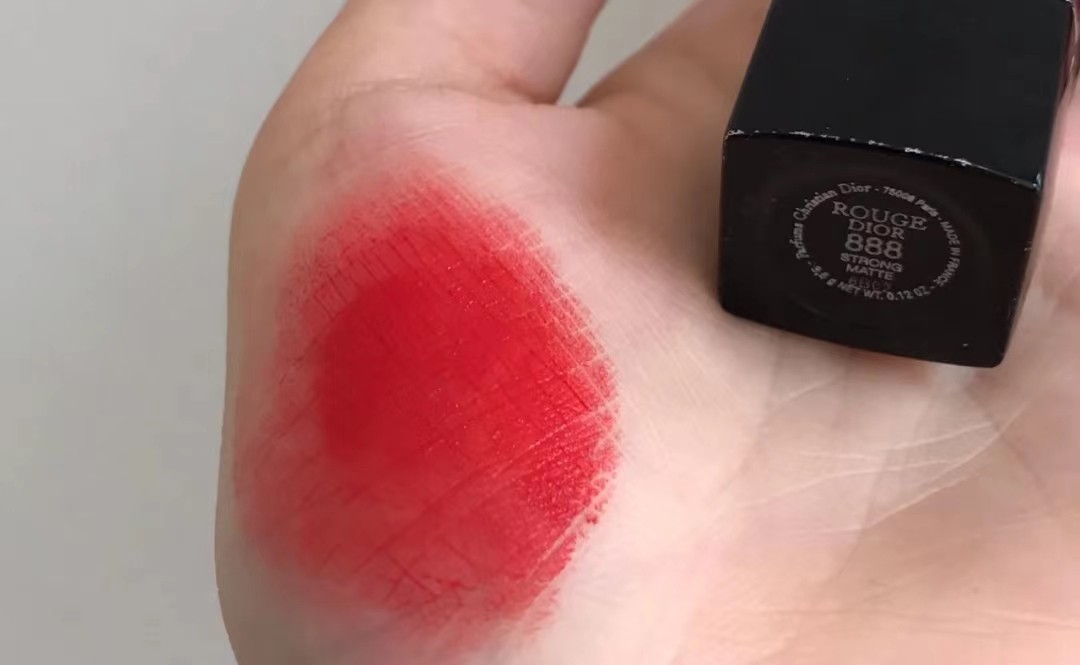 迪奥口红888和999价格一样吗,迪奥最火爆的口红888