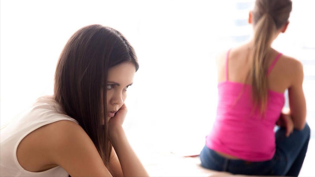 58岁阿姨：晚年花一万给自己买了一件旗袍，却被儿媳嘲笑，有错？