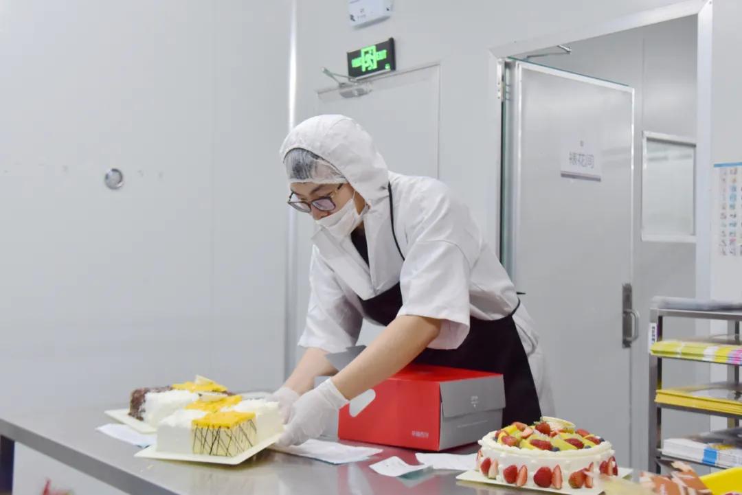 在重庆学习西点烘焙前景怎么样,西点烹饪就业前景